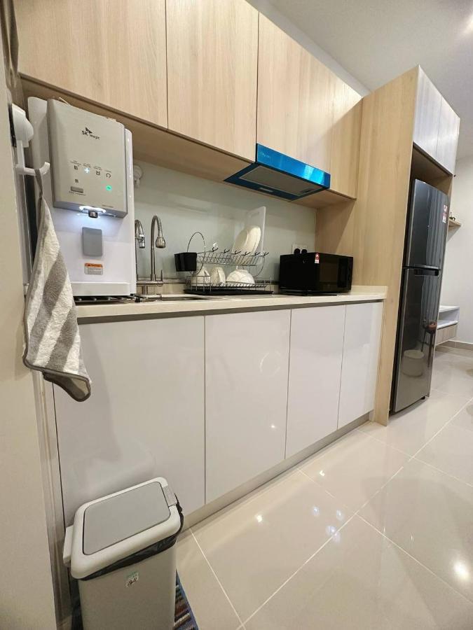Sunset Seaview Studio Apartment At Kota Kinabalu City Centre Exterior photo